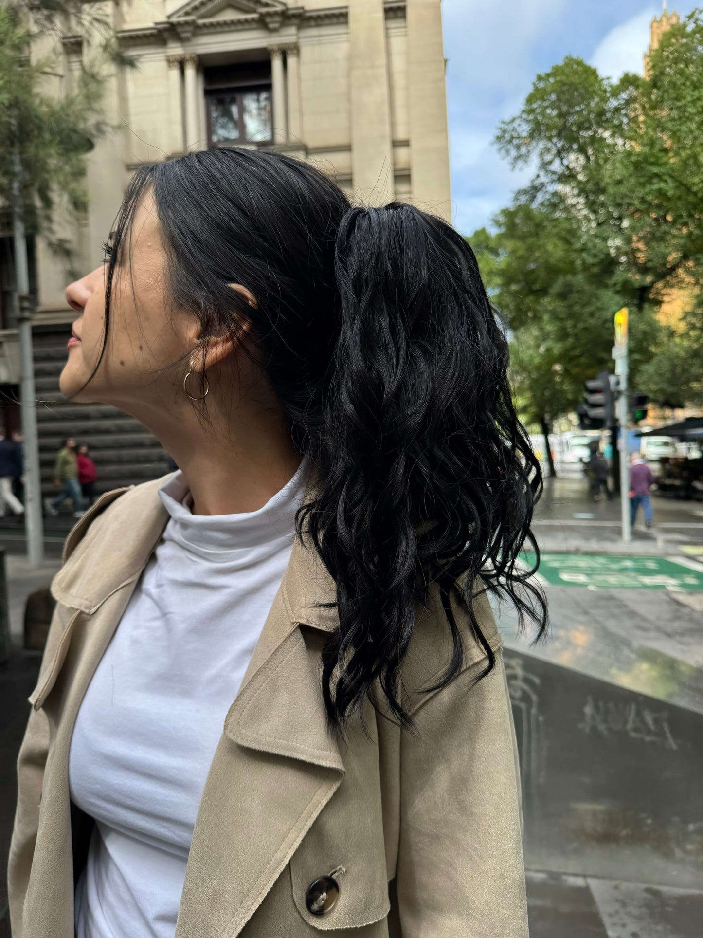 Ponytail - 16 inch wavy ponytail